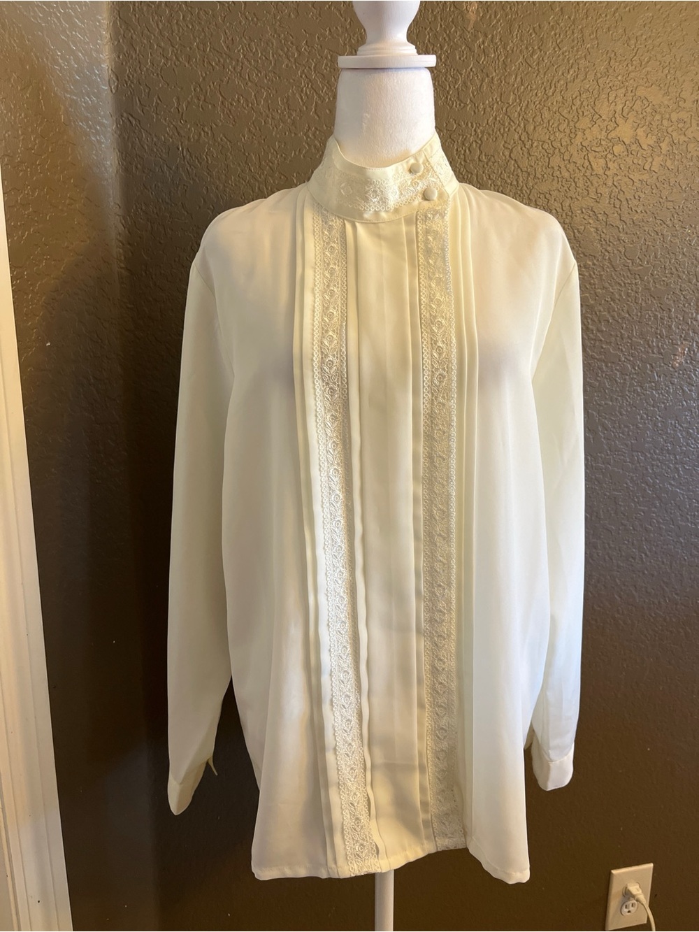 High-Neck Cream Lace-Trim Blouse - Picture 4 of 5